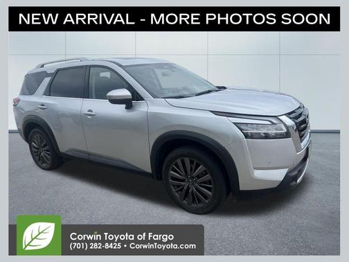 Brilliant Silver Metallic 2023 Nissan Pathfinder SL 4WD