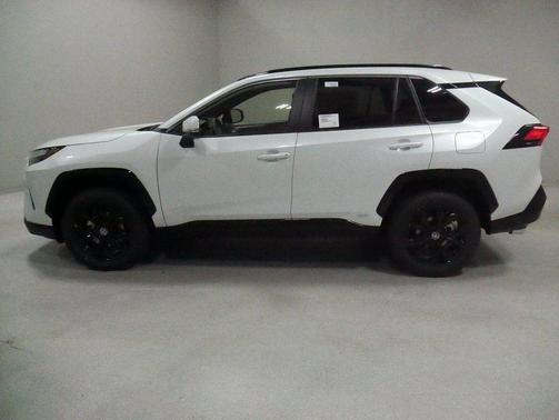 2024 Toyota RAV4 Hybrid SE