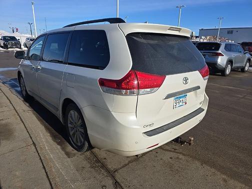 2012 Toyota Sienna XLE