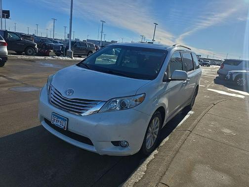 2012 Toyota Sienna XLE