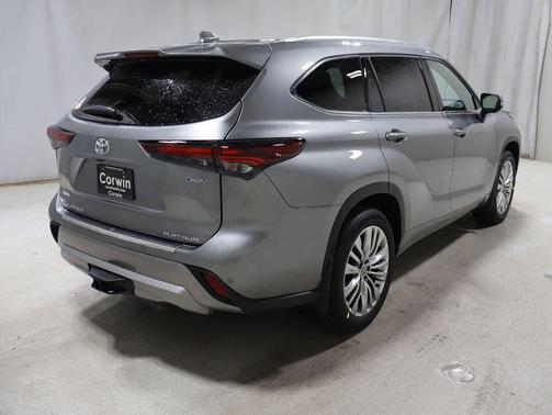 Heavy Metal 2026 Toyota Highlander Hybrid Platinum