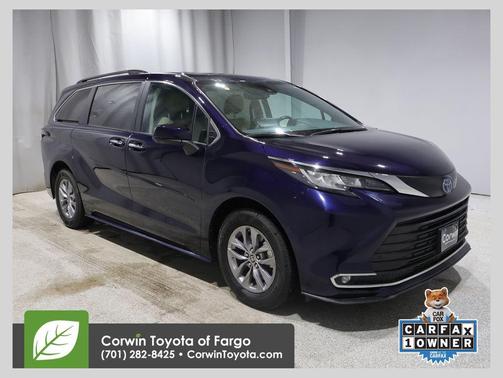 2022 Toyota Sienna XLE