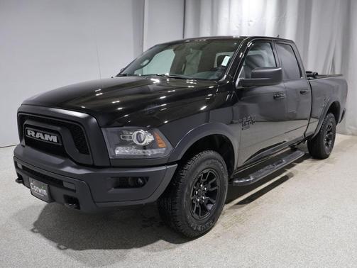 Diamond Black Crystal Pearlcoat 2023 RAM 1500 Classic Warlock Quad Cab 4x4 6'4' Box