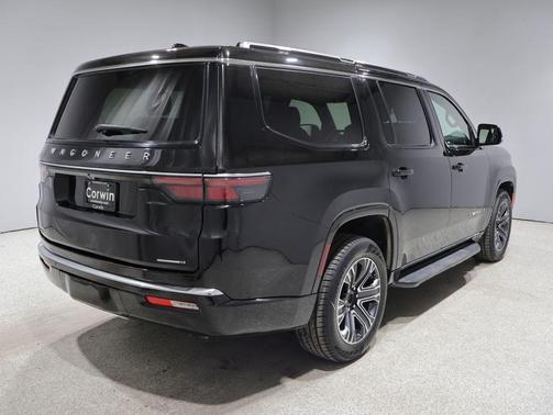 Diamond Black Crystal Pearlcoat 2024 Jeep Wagoneer Series II 4x4