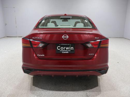 Scarlet Ember 2024 Nissan Altima 2.5 SV