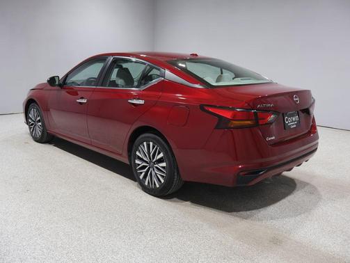 Scarlet Ember 2024 Nissan Altima 2.5 SV