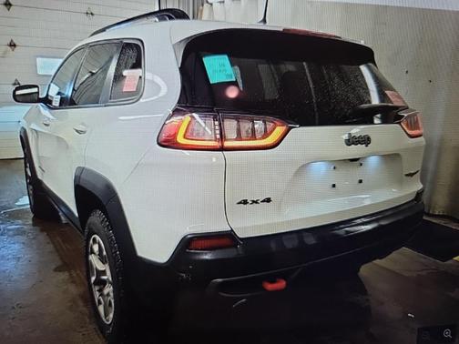 2022 Jeep Cherokee Trailhawk