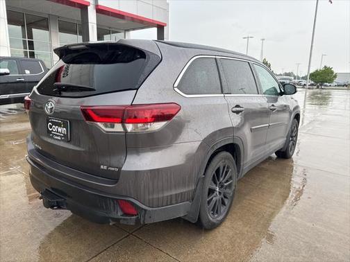 2019 Toyota Highlander SE