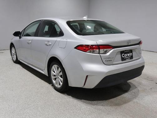 Classic Silver Metallic 2024 Toyota Corolla LE