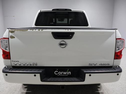 2017 Nissan Titan SV