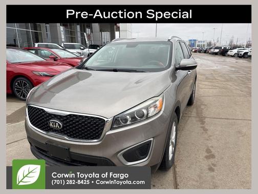 Titanium Silver 2016 Kia Sorento LX
