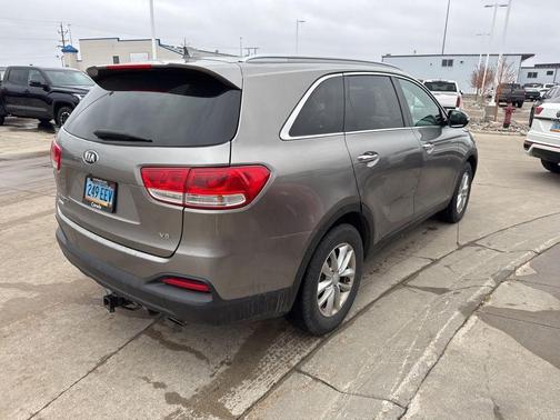 Titanium Silver 2016 Kia Sorento LX