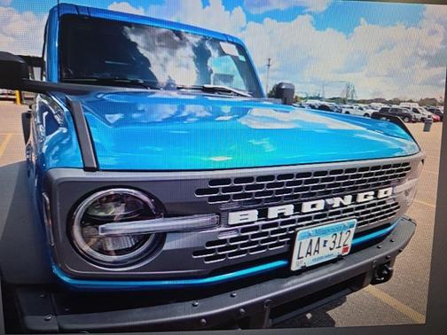 Velocity Blue Metallic 2023 Ford Bronco Badlands