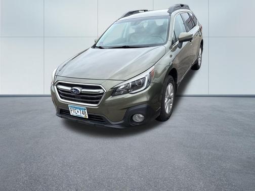 Wilderness Green Metallic 2018 Subaru Outback 2.5i Premium