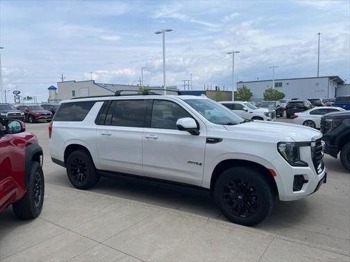 2021 GMC Yukon XL 4WD AT4