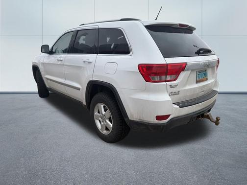Bright White Clearcoat 2013 Jeep Grand Cherokee Laredo