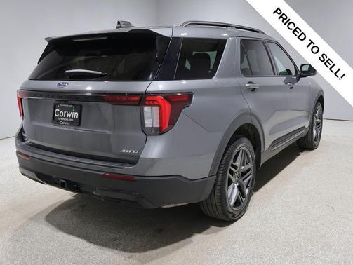 CARBONIZED GRAY METALLIC 2025 Ford Explorer ST-Line