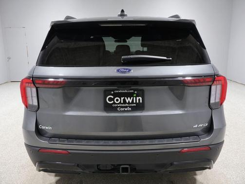 CARBONIZED GRAY METALLIC 2025 Ford Explorer ST-Line