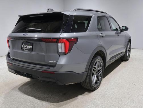 CARBONIZED GRAY METALLIC 2025 Ford Explorer ST-Line