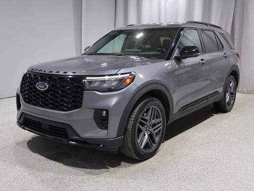 CARBONIZED GRAY METALLIC 2025 Ford Explorer ST-Line