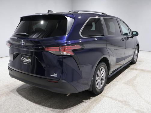 2021 Toyota Sienna LE