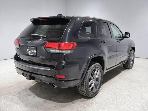 Diamond Black Crystal Pearlcoat 2021 Jeep Grand Cherokee 80th Anniversary 4x4