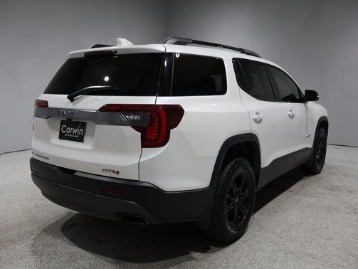 2022 GMC Acadia AWD AT4