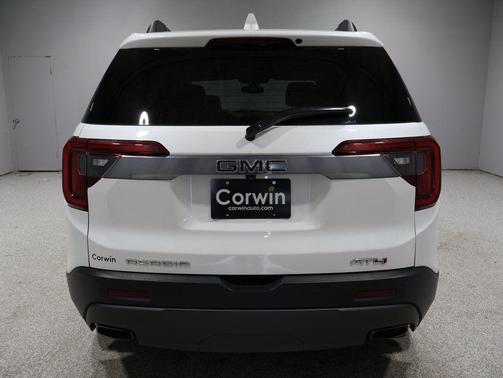 2022 GMC Acadia AWD AT4