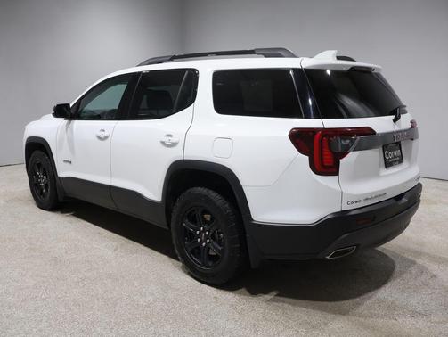 2023 GMC Acadia AWD AT4