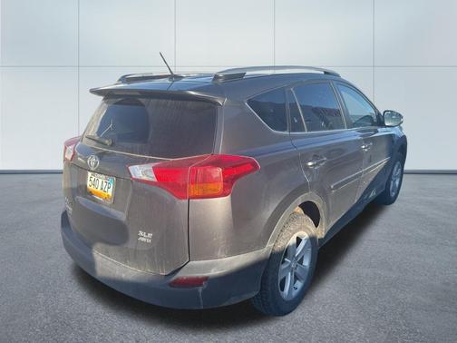 Magnetic Gray Pearl 2014 Toyota RAV4 XLE