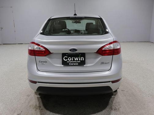 INGOT SILVER 2019 Ford Fiesta SE