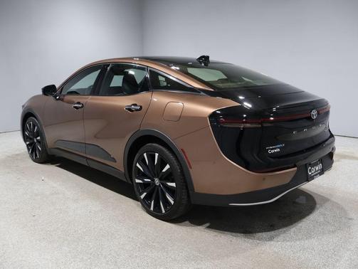 2023 Toyota Crown Platinum