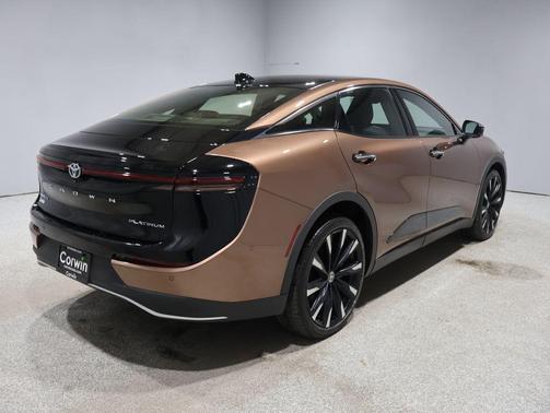2023 Toyota Crown Platinum