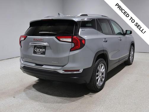 Sterling Metallic 2024 GMC Terrain SLT