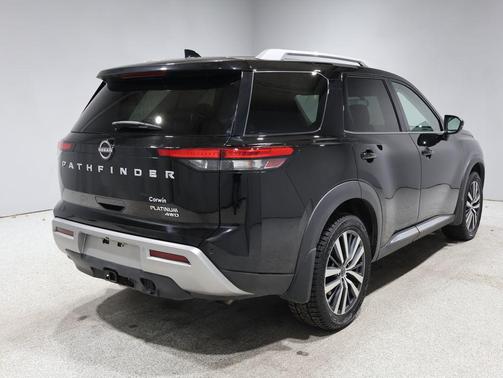 2022 Nissan Pathfinder Platinum 4WD