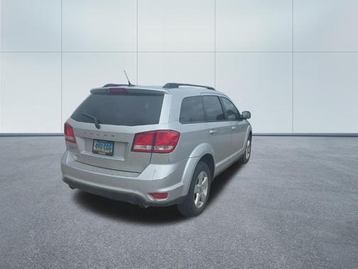 Bright Silver Metallic Clearcoat 2011 Dodge Journey Mainstreet