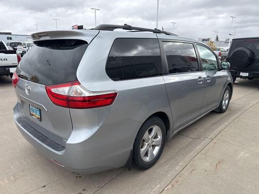 2015 Toyota Sienna LE
