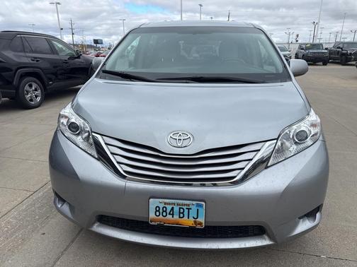 2015 Toyota Sienna LE