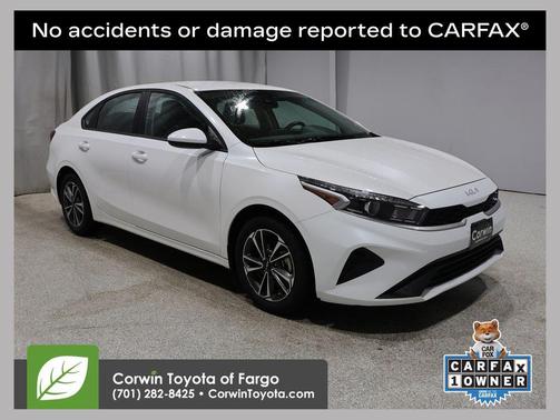 Snow White Pearl 2024 Kia Forte LXS