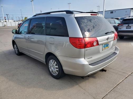 2010 Toyota Sienna LE
