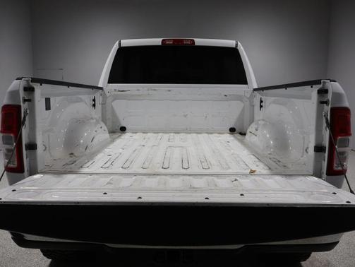 2022 RAM 2500 Big Horn Crew Cab 4x4 6'4' Box