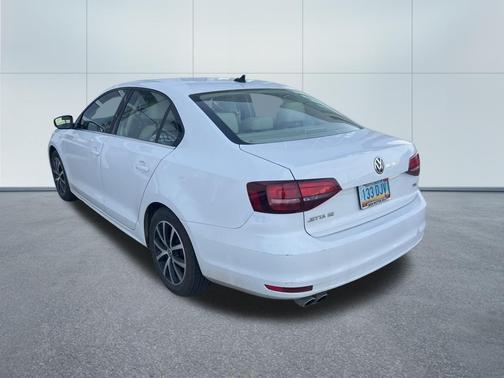 Pure White 2017 Volkswagen Jetta 1.4T SE