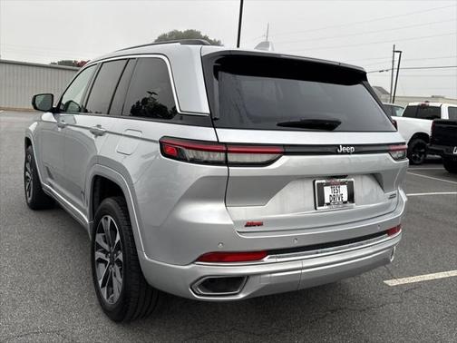 2022 Jeep Grand Cherokee Overland 4x2