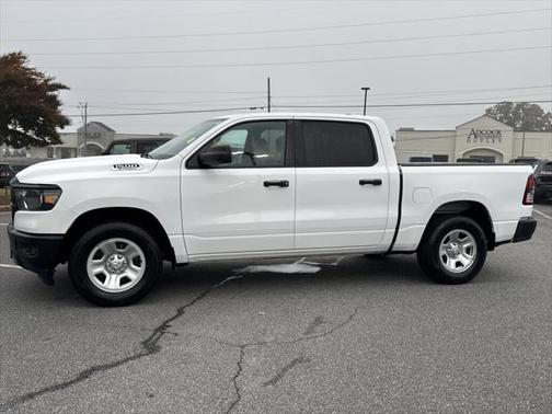 2023 RAM 1500 Tradesman Crew Cab 4x2 57' Box