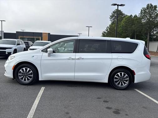 2022 Chrysler Pacifica Hybrid Touring L