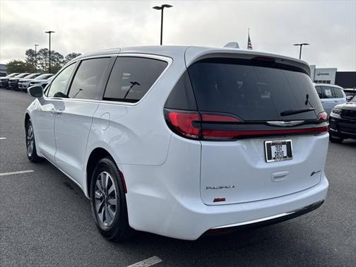2022 Chrysler Pacifica Hybrid Touring L