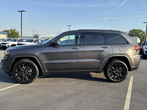 2021 Jeep Grand Cherokee Laredo X 4x4