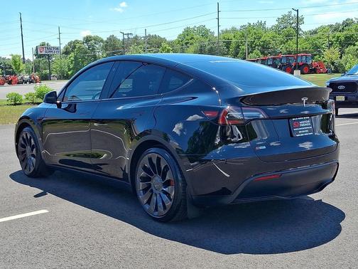 Solid Black 2022 Tesla Model Y Performance