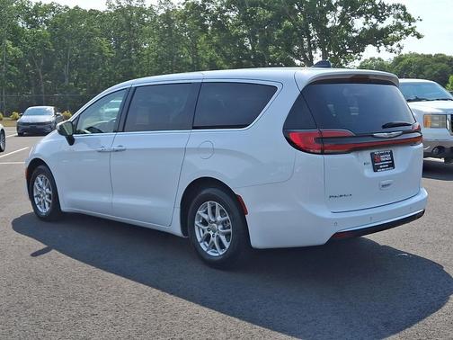 Bright White Clearcoat 2023 Chrysler Pacifica Touring-L
