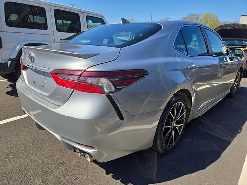 Celestial Silver Metallic 2024 Toyota Camry SE